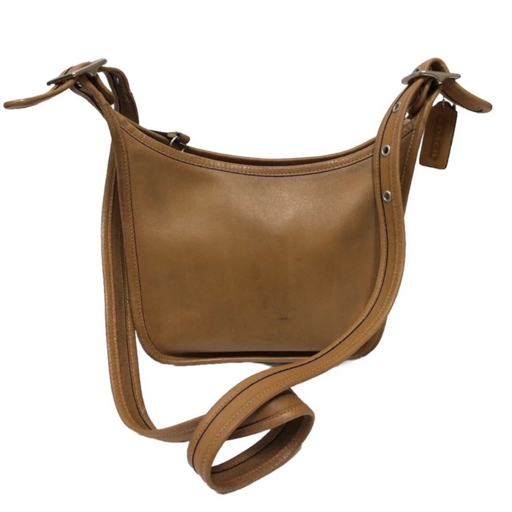 Coach vintage Janice Legacy #9950 shoulder bag in tan leather